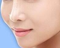 假體隆鼻后鼻子會(huì)歪嗎