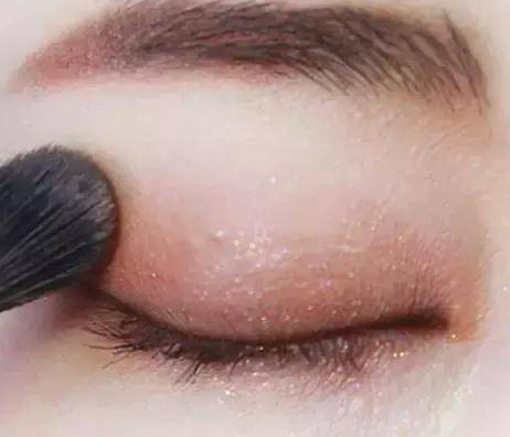 雙眼皮手術(shù)后能化妝嗎