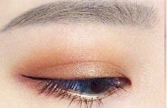 做埋線雙眼皮后什么時候可以畫眼妝