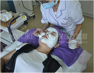 4D深層導(dǎo)入 進(jìn)口修復(fù)美白祛斑精華